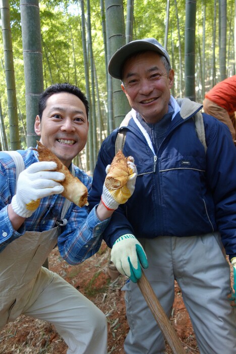 北九州市合馬地区でのロケの様子。(c)NHK