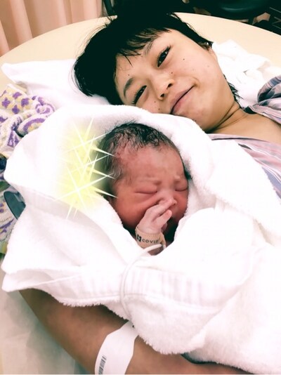 第1子を出産したまぁこ。