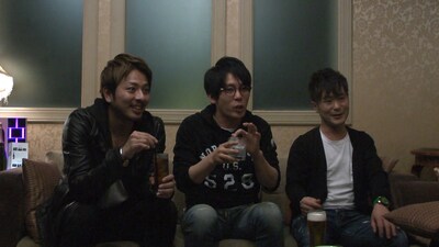 「お願い！ランキング」で読者モデルたちとの合コンに臨む（左から）ベイビーギャング北見、ザブングル松尾、カラテカ入江。(c)テレビ朝日