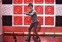 「NIRAMEKKO ～出オチ最強選手権～」に出場するアイロンヘッド辻井。(c)読売テレビ