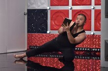 「NIRAMEKKO ～出オチ最強選手権～」に出場するセルライトスパ大須賀。(c)読売テレビ