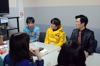 「サグレ☆無限大少女」収録後の反省会の様子。