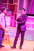 「サグレ☆無限大少女」のワンシーン。左から東京03飯塚、劇団ひとり。(c)「ウレロ☆無限大少女」製作委員会