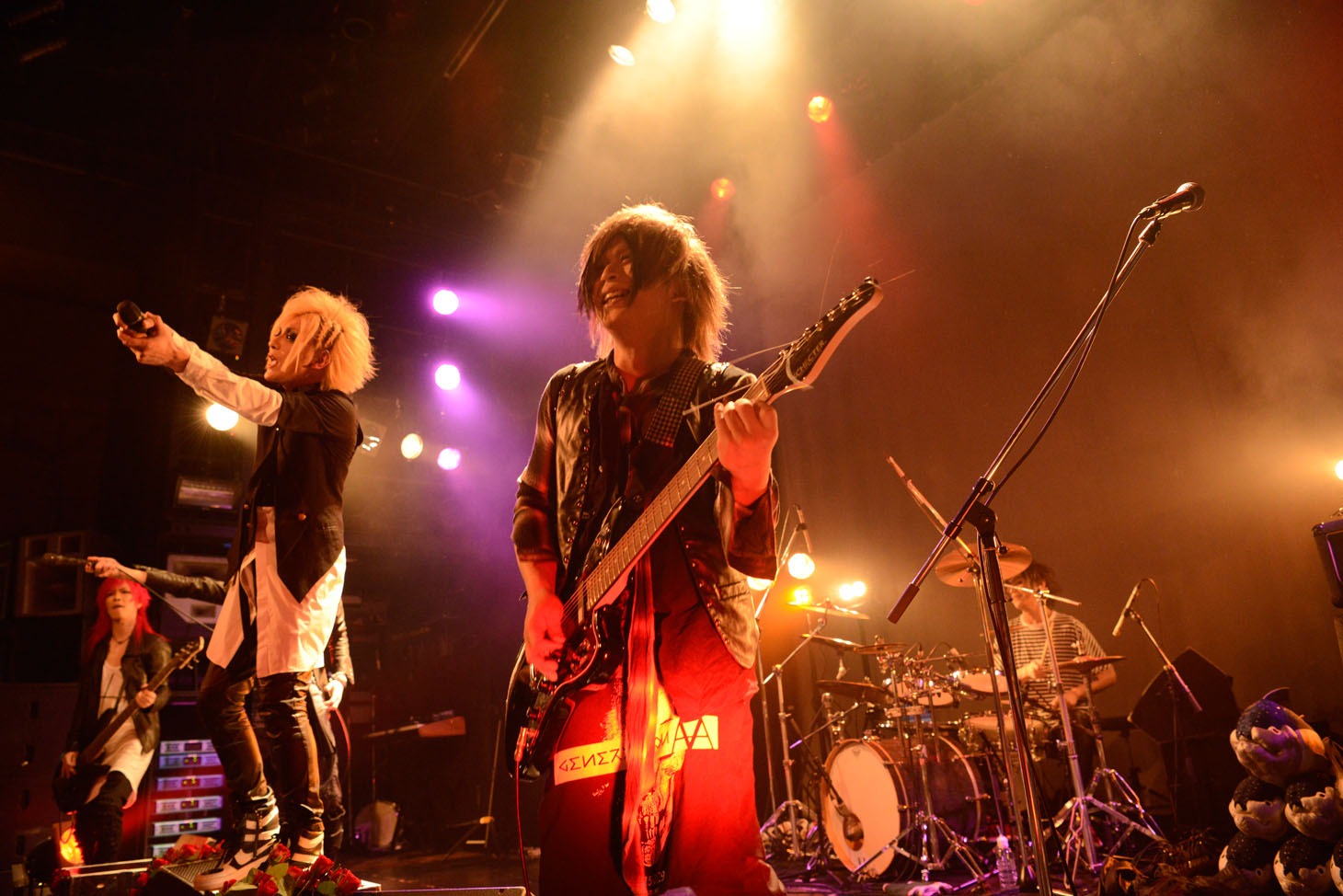 アルバム「矛と盾」発売記念ライブの様子。（撮影：Yasuhiro Ohara）