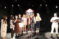 劇団マーガリンズの舞台「時計じかけのジンギスカン」のワンシーン。