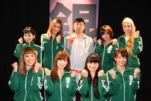 弾丸ジャッキー・オラキオ（後列中央）と劇団マーガリンズのメンバー。