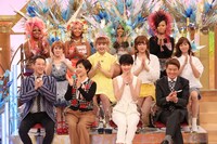 「日曜ファミリア・さんまの東大方程式」の出演者たち。(c)フジテレビ