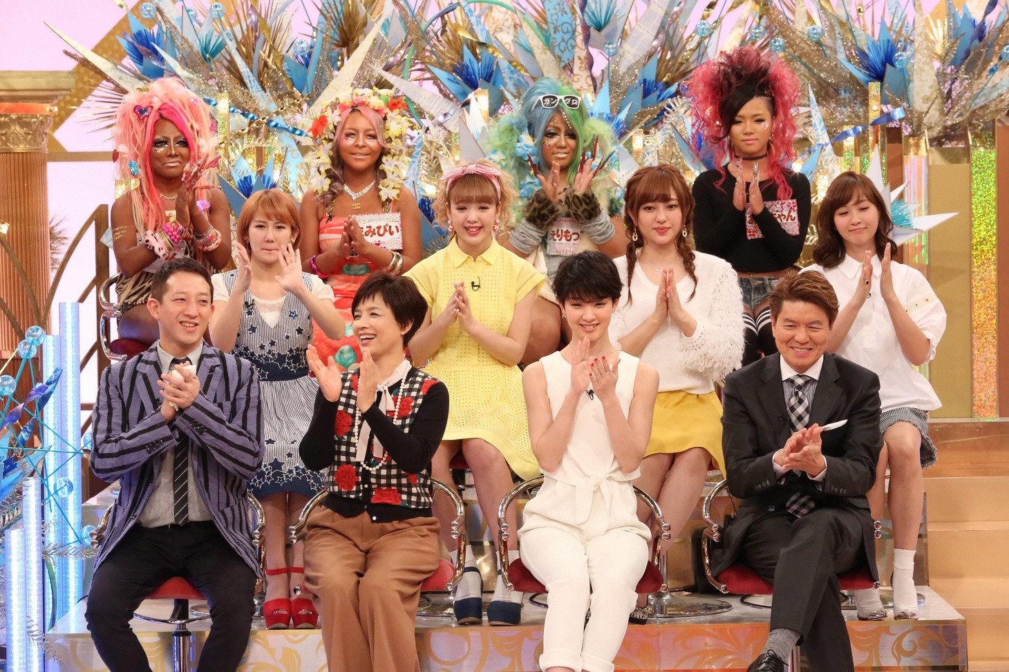 「日曜ファミリア・さんまの東大方程式」の出演者たち。(c)フジテレビ