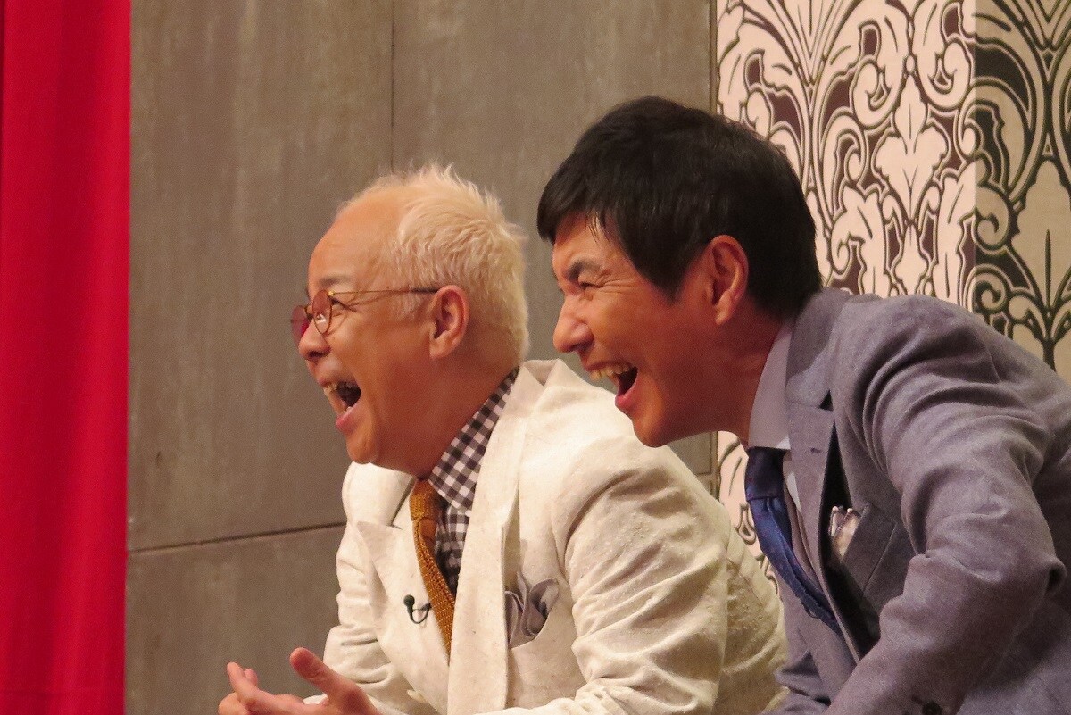 ネタを観る（左から）小堺一機、関根勤。(c)BSフジ