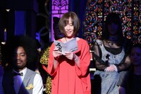 左から有吉弘行、高樹澪。(c)日本テレビ