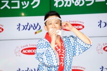 「わかめラーメン」の新CM発表会に登場した柳沢慎吾。