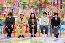 （左から）千原ジュニア、ケンドーコバヤシ、ピース又吉、オードリー若林、バカリズム。(c)テレビ朝日