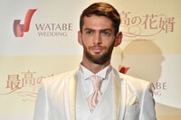 横澤夏子とともにイベントに出演したモデル。