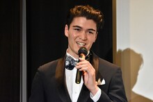 横澤夏子とともにイベントに出演したモデル。