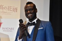 横澤夏子とともにイベントに出演したモデル。