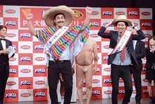 「ドンタコス」のPR大使に選ばれたデニス。