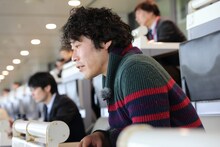 「最強馬券師決定戦！競馬バトルロイヤル」に出演するインスタントジョンソンじゃい。