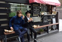 （左から）松本岳とドランクドラゴン鈴木。(c)テレビ朝日