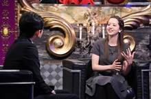 左から有吉弘行、春香クリスティーン。(c)日本テレビ