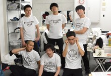 円山スクランブルエッグスの（前列左から）ラブレターズ塚本、さらば青春の光・森田、かもめんたる・う大。（後列左から）かもめんたる槙尾、さらば青春の光・東口、ラブレターズ溜口。