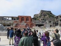 「軍艦島あるある、天候により上陸できない可能性が20%くらいありがち♪　だけどRGを信じて行ってみるツアー」の様子。