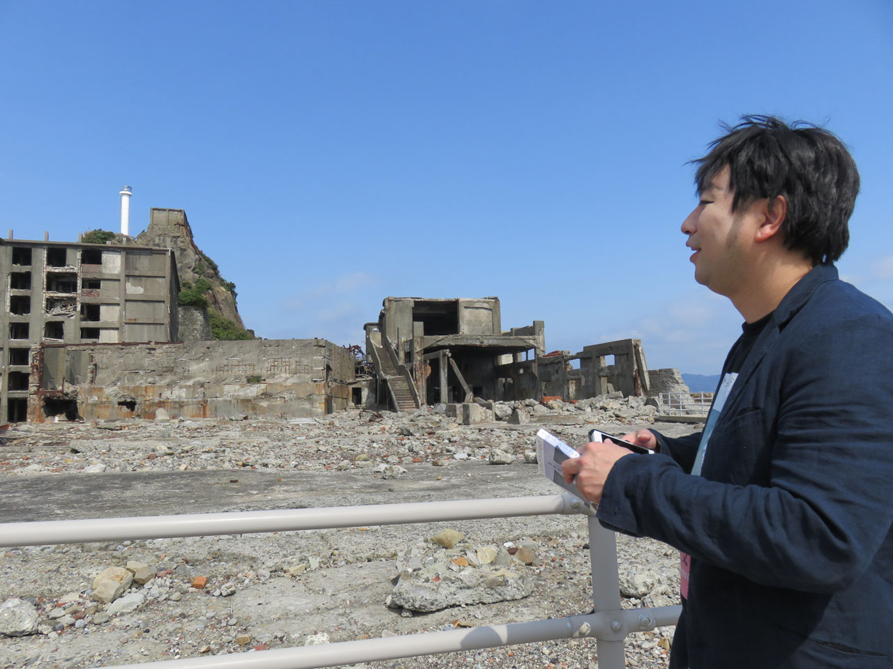 「軍艦島あるある、天候により上陸できない可能性が20%くらいありがち♪　だけどRGを信じて行ってみるツアー」の様子。