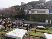 「軍艦島あるある、天候により上陸できない可能性が20%くらいありがち♪　だけどRGを信じて行ってみるツアー」の様子。