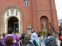 「軍艦島あるある、天候により上陸できない可能性が20%くらいありがち♪　だけどRGを信じて行ってみるツアー」の様子。