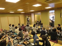 「軍艦島あるある、天候により上陸できない可能性が20%くらいありがち♪　だけどRGを信じて行ってみるツアー」の様子。