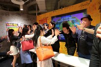 ハイタッチ会の様子。