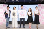 イベントに出演した南海キャンディーズ山里(中央)ら。