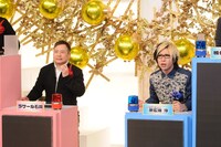 ラサール石井（左）と、ゴールデンボンバーの歌広場淳（右）。(c)TBS