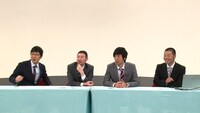 試験官を務める芸人たち。(c)関西テレビ