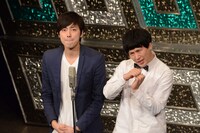 2016年3月「10周年だヨ！全員集合」に出演するラフレクラン。「AB型の左利き」の「B」のポーズ。