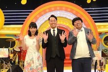 左から「バナナ♪ゼロミュージック」MCの久保田祐佳（NHKアナウンサー）、バナナマン設楽、バナナマン日村。