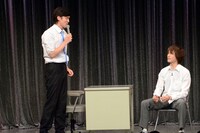 2本目のネタを披露するザ・ギース。