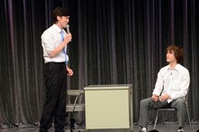 2本目のネタを披露するザ・ギース。