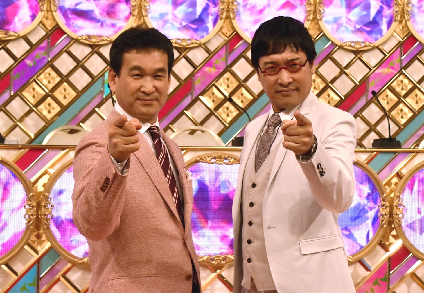 「直撃！コロシアム!!ズバッと！TV」に出演する（左から）辛坊治郎、南海キャンディーズ山里。