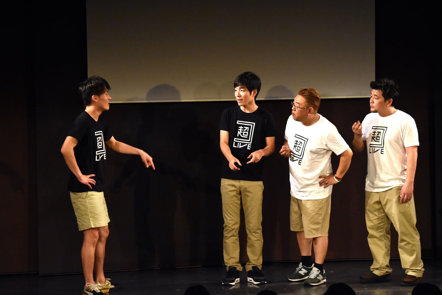 「べとべとする良くも悪くも」のお題で即興コントに挑戦するジャルジャルとサンドウィッチマン。