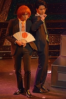 左から小野竜輔、デニス松下。