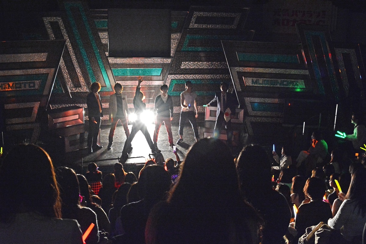 「JUNK∞TION～ファンミーティング vol.1～」で上演された「弱虫ツッコミの王子様」のワンシーン。