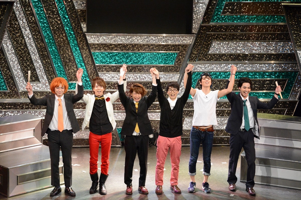 挨拶をするJUNK∞TION。