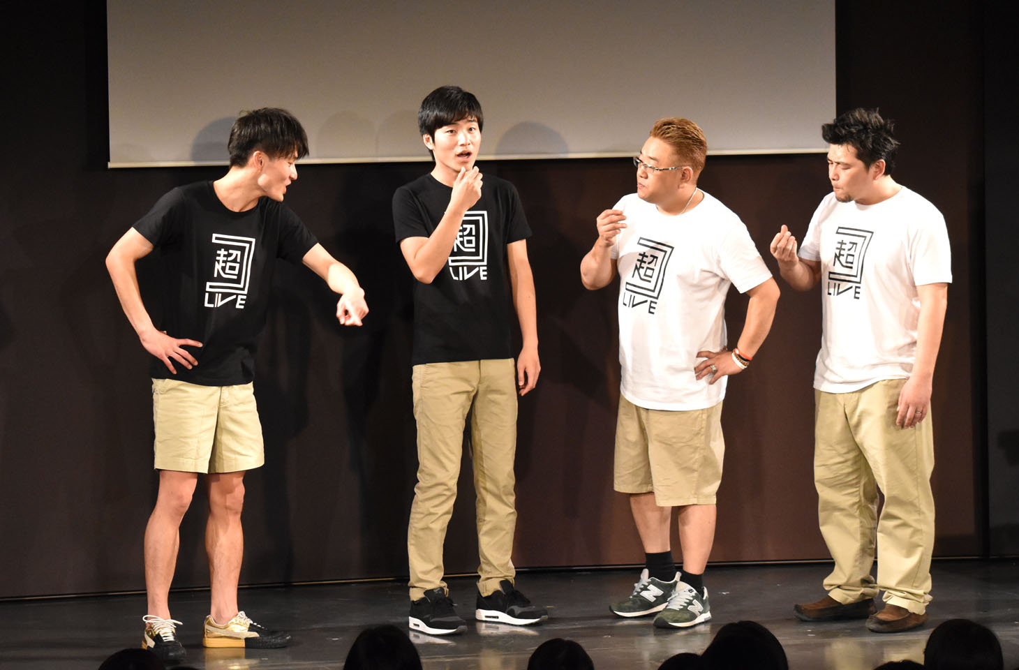 即興コントに挑戦するジャルジャルとサンドウィッチマン。