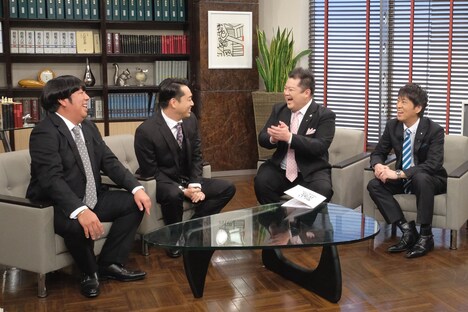 「バナナ・ブラマヨの新しい法律を作る会」収録中のワンシーン。(c)MBS