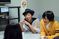 左から東京03飯塚、バカリズム。