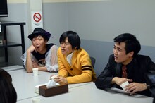 左から東京03飯塚、バカリズム、劇団ひとり。