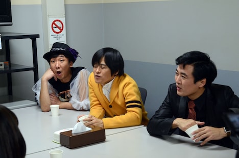 左から東京03飯塚、バカリズム、劇団ひとり。