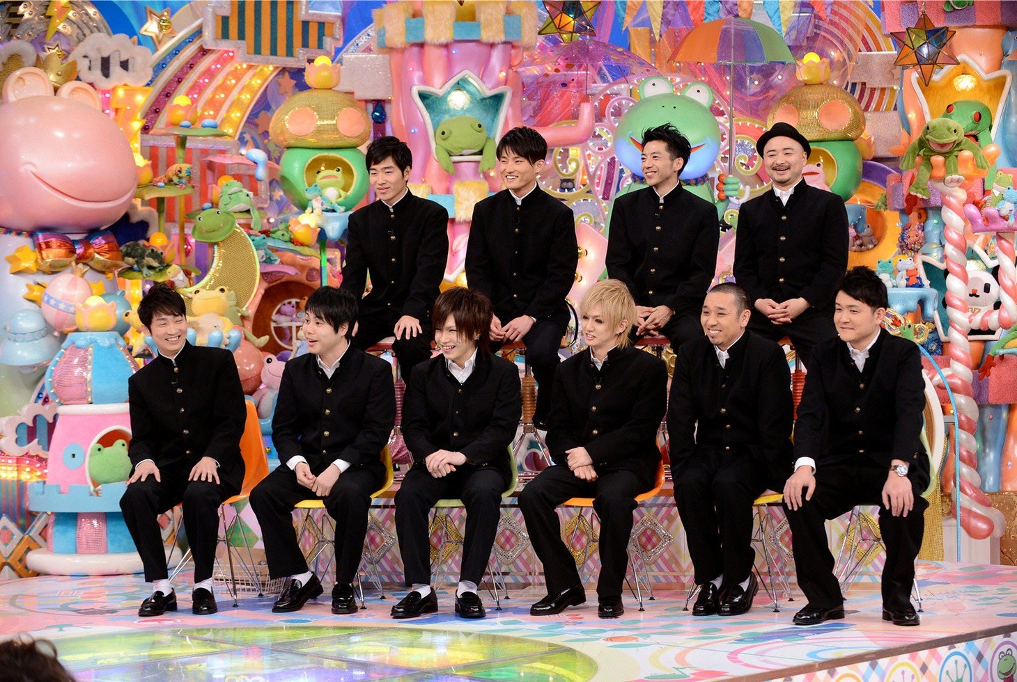 「アメトーーク！」に出演する「学生時代の友達とコンビ組んでる芸人」たち。(c)テレビ朝日