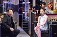 左から有吉弘行、遠山景織子。(c)日本テレビ