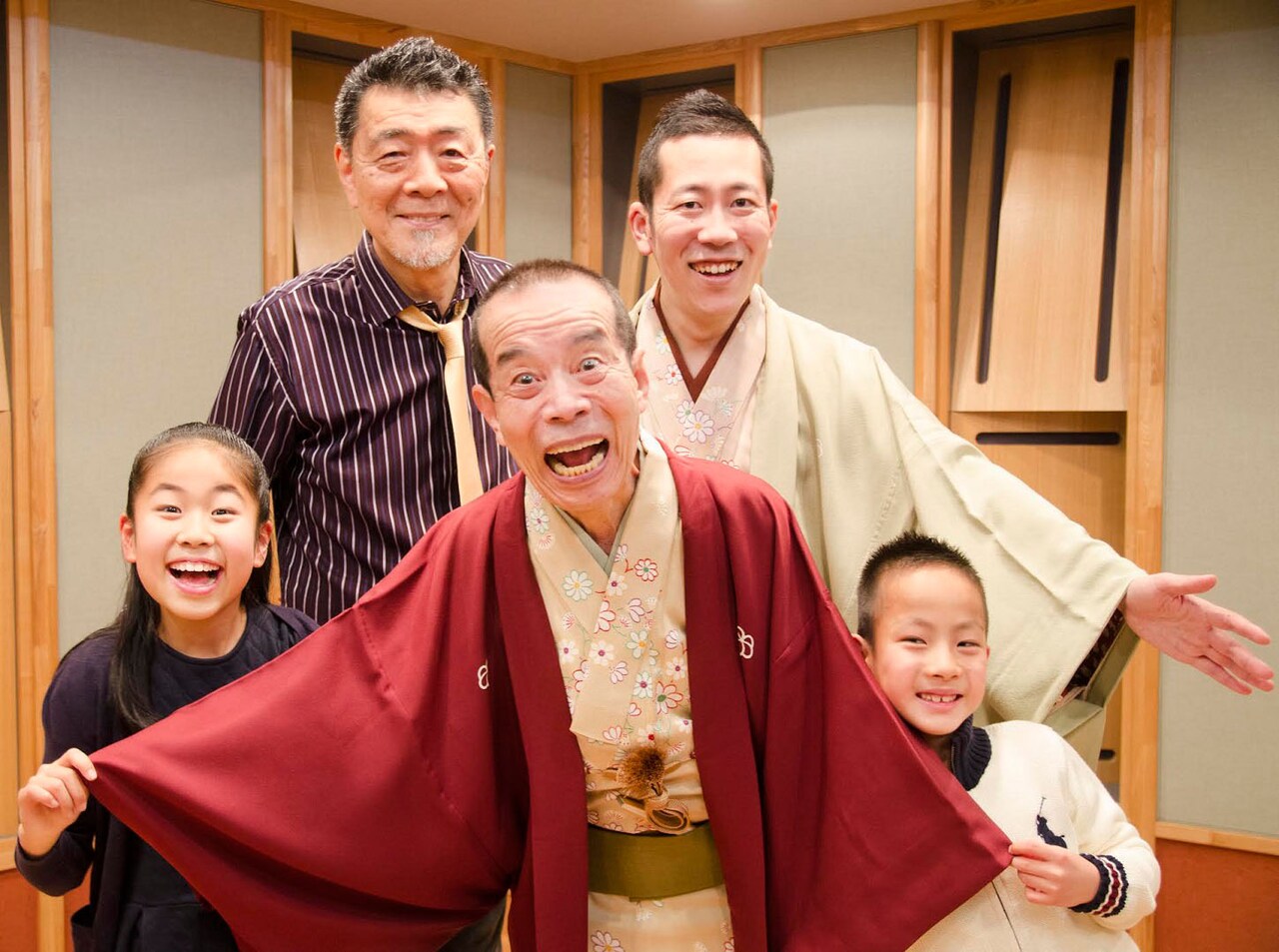 林家木久扇3世代＋元オフコース鈴木康博「木久ちゃんロケッツ」結成